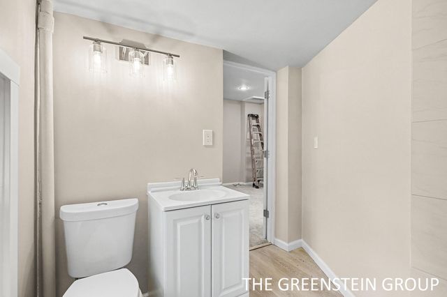 215 W Grove Street, Greenville, MI 48838