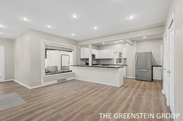 215 W Grove Street, Greenville, MI 48838