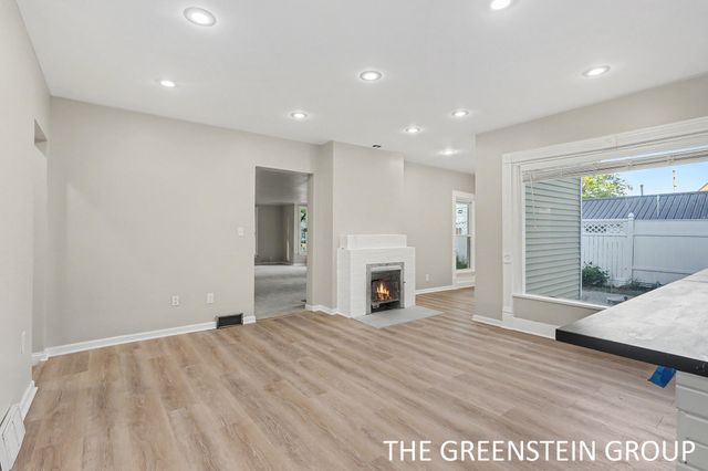 215 W Grove Street, Greenville, MI 48838