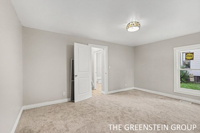 215 W Grove Street, Greenville, MI 48838