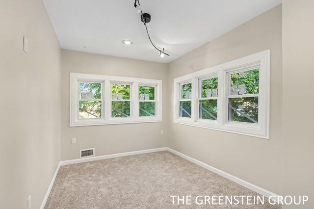 215 W Grove Street, Greenville, MI 48838