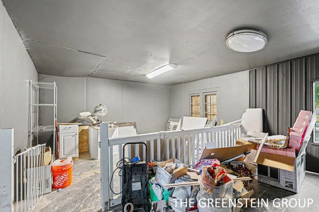215 W Grove Street, Greenville, MI 48838