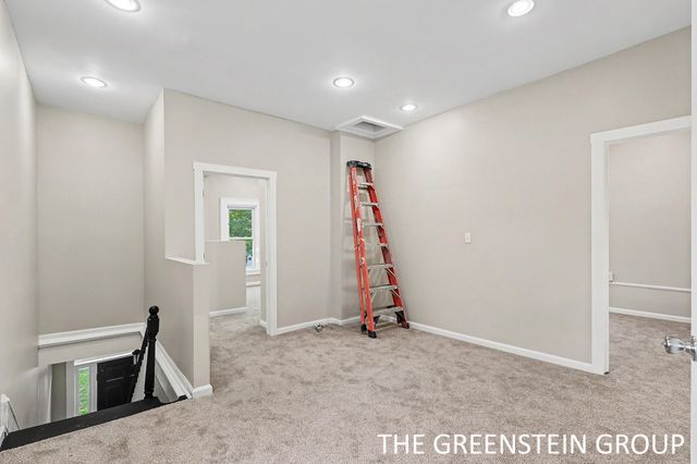 215 W Grove Street, Greenville, MI 48838