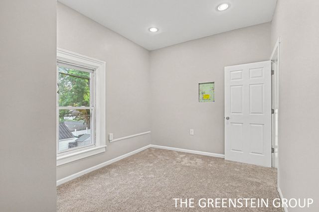 215 W Grove Street, Greenville, MI 48838
