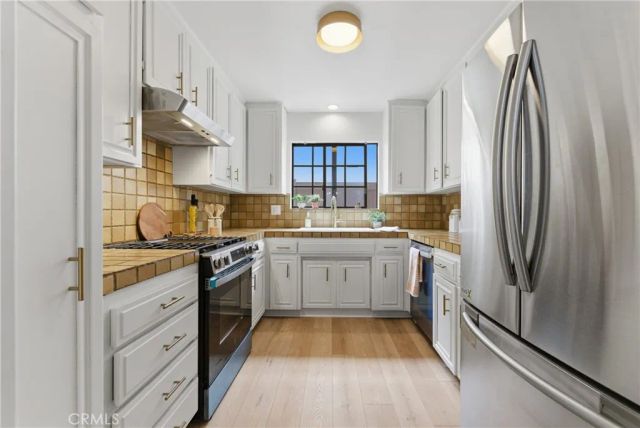 1834 11th Street 2, Santa Monica, CA 90404