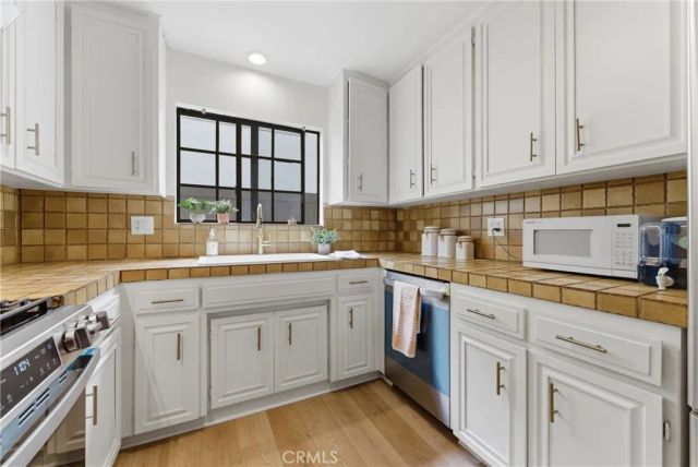 1834 11th Street 2, Santa Monica, CA 90404