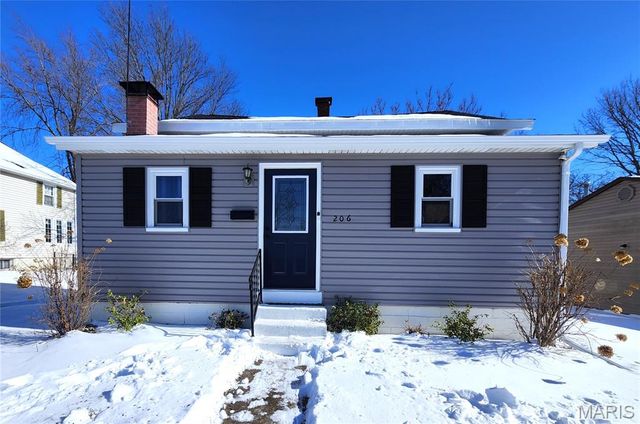 206 WESTWOOD Drive, O'fallon, IL 62269