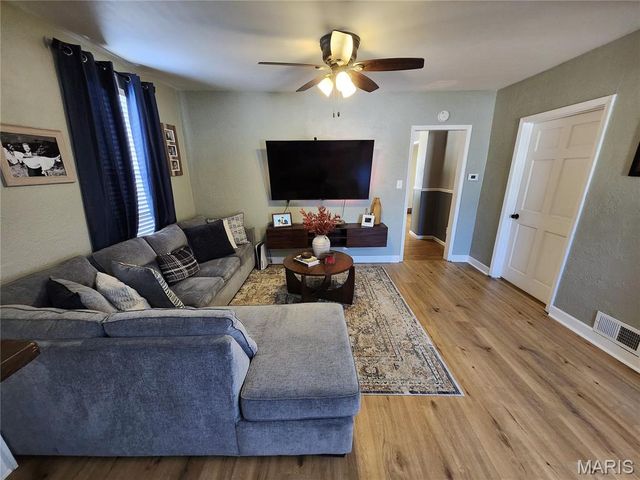 206 WESTWOOD Drive, O'fallon, IL 62269