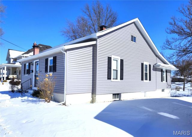 206 WESTWOOD Drive, O'fallon, IL 62269