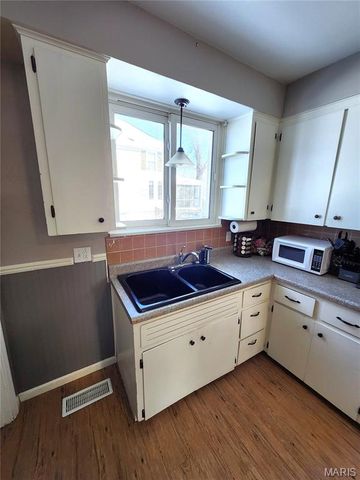 206 WESTWOOD Drive, O'fallon, IL 62269