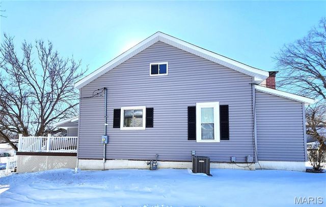 206 WESTWOOD Drive, O'fallon, IL 62269