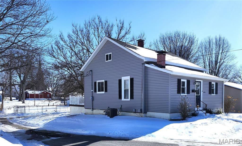 206 WESTWOOD Drive, O'fallon, IL 62269