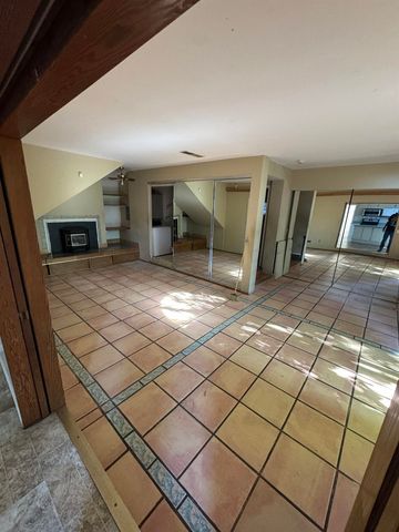 6440 Sunnymere, Oakland, CA 94605