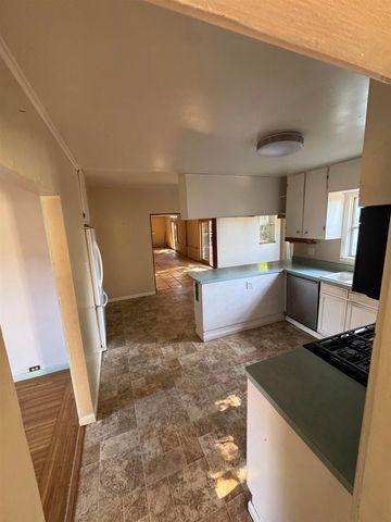 6440 Sunnymere, Oakland, CA 94605