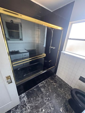 6440 Sunnymere, Oakland, CA 94605