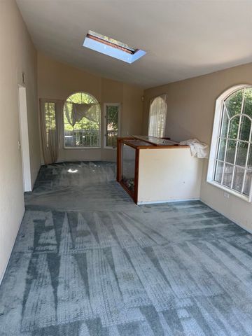 6440 Sunnymere, Oakland, CA 94605