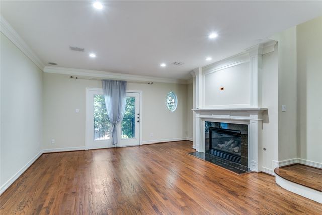 2502 Worthington Street, Dallas, TX 75204