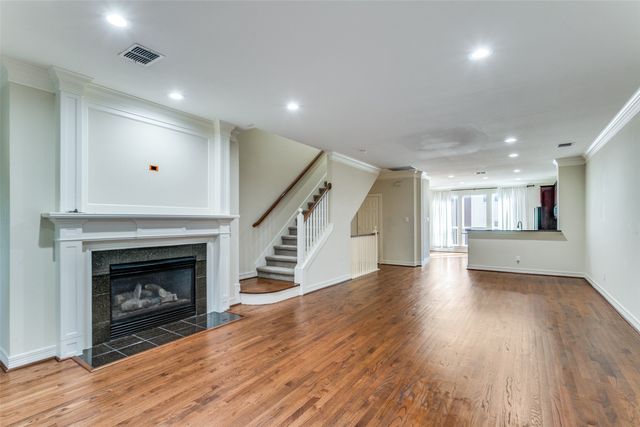 2502 Worthington Street, Dallas, TX 75204