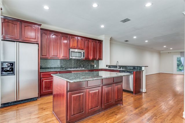 2502 Worthington Street, Dallas, TX 75204