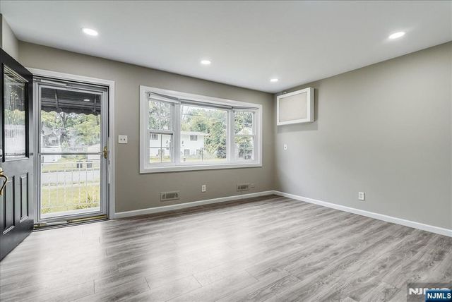 75 Fichter Street, Bloomingdale, NJ 07403