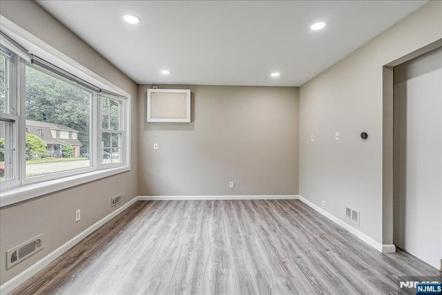 75 Fichter Street, Bloomingdale, NJ 07403