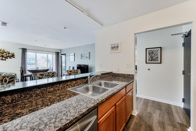 304 28th St Unit 110, Virginia Beach, VA 23451