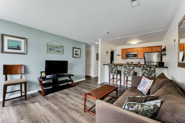 304 28th St Unit 110, Virginia Beach, VA 23451
