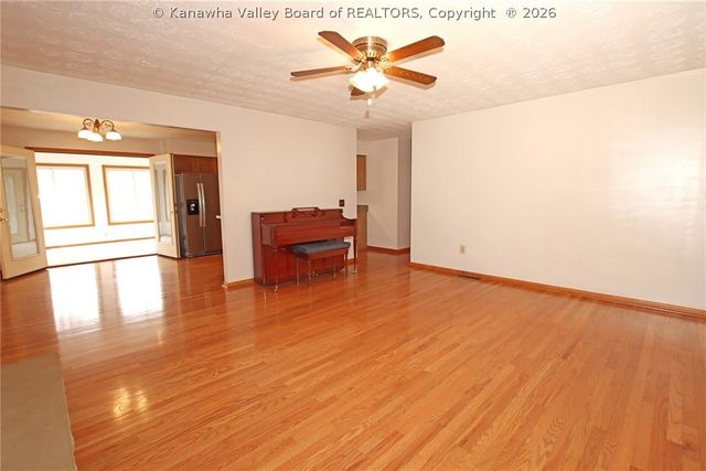 1107 E Village Drive, South Charleston, WV 25309