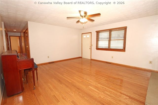 1107 E Village Drive, South Charleston, WV 25309