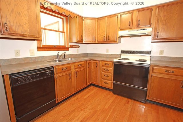 1107 E Village Drive, South Charleston, WV 25309