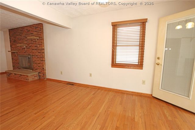 1107 E Village Drive, South Charleston, WV 25309