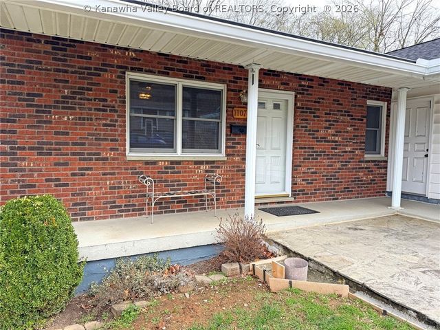 1107 E Village Drive, South Charleston, WV 25309