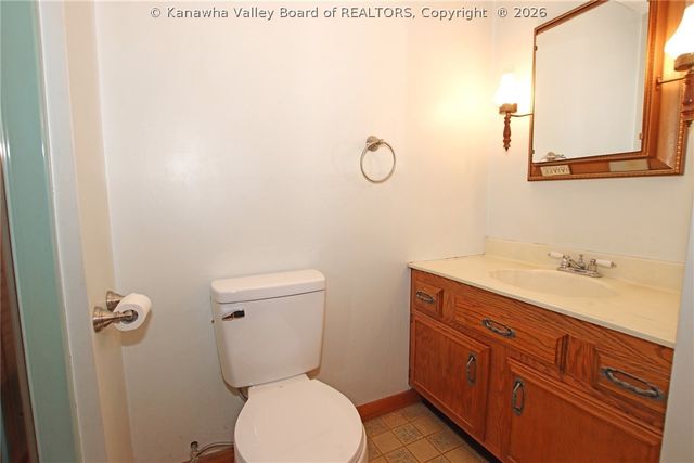 1107 E Village Drive, South Charleston, WV 25309