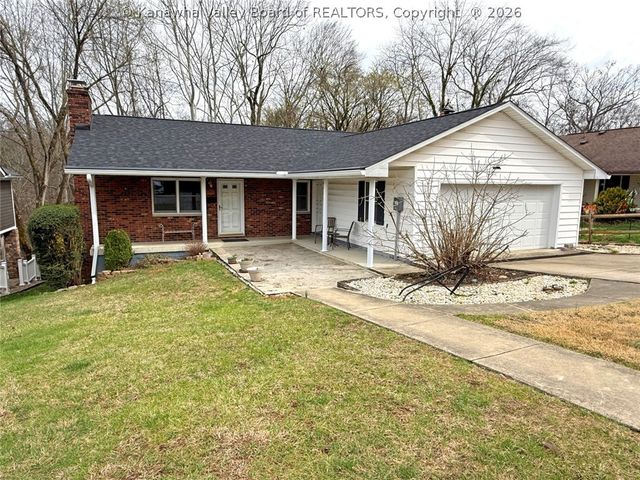 1107 E Village Drive, South Charleston, WV 25309