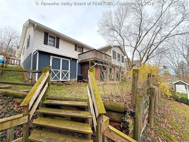 1107 E Village Drive, South Charleston, WV 25309