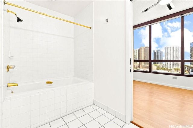 725 Kapiolani Boulevard 1802, Honolulu, HI 96813