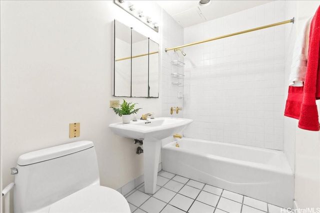 725 Kapiolani Boulevard 1802, Honolulu, HI 96813