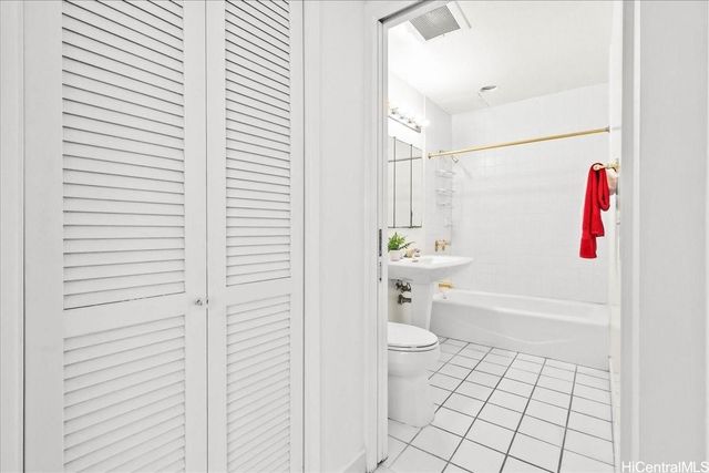 725 Kapiolani Boulevard 1802, Honolulu, HI 96813