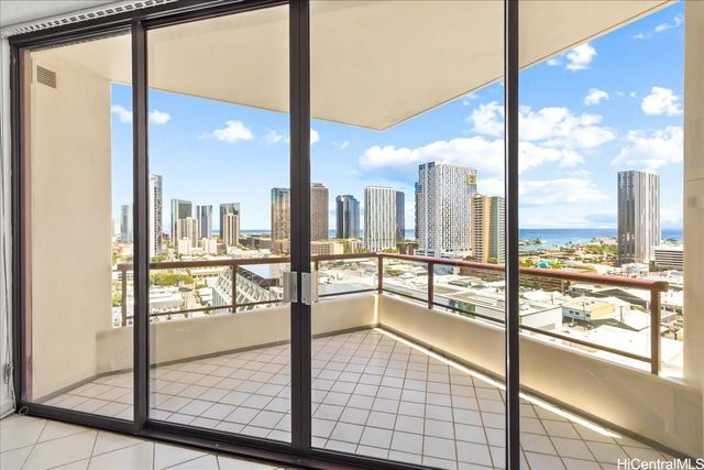 725 Kapiolani Boulevard 1802, Honolulu, HI 96813