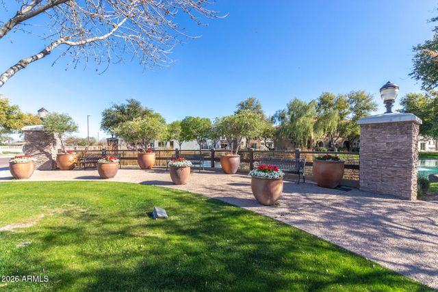 1677 E CHELSEA Lane, Gilbert, AZ 85295