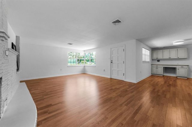 10702 N OREGON AVENUE, Tampa, FL 33612