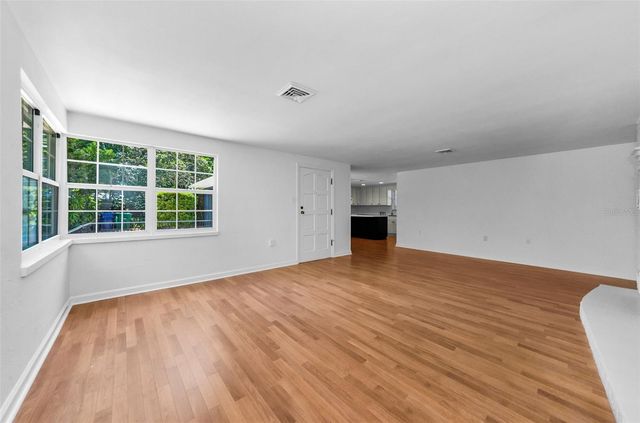 10702 N OREGON AVENUE, Tampa, FL 33612