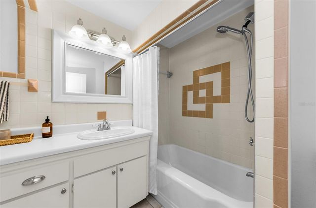 10702 N OREGON AVENUE, Tampa, FL 33612