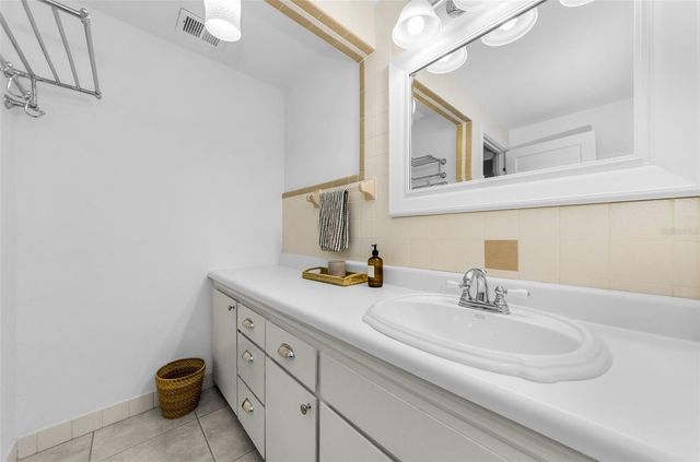 10702 N OREGON AVENUE, Tampa, FL 33612