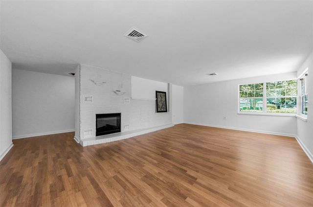 10702 N OREGON AVENUE, Tampa, FL 33612