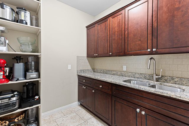 6960 Norway Drive, City Of Troy, MI 48085