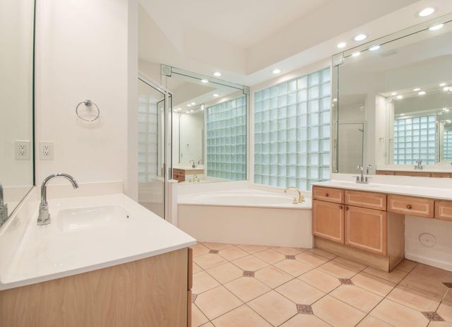 2466 Bay Isle Court, Weston, FL 33327