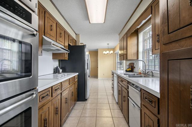 1 Foxboro Cove, Jacksonville, AR 72076