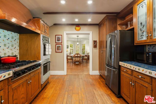 1821 Mandeville Canyon Road, Los Angeles, CA 90049