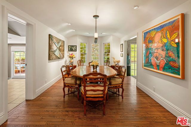 1821 Mandeville Canyon Road, Los Angeles, CA 90049